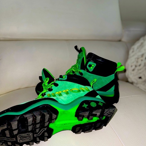 LOUIS VUITTON
2021 Millenium 'Green Black' Hiking Boots - Picture 5 of 9